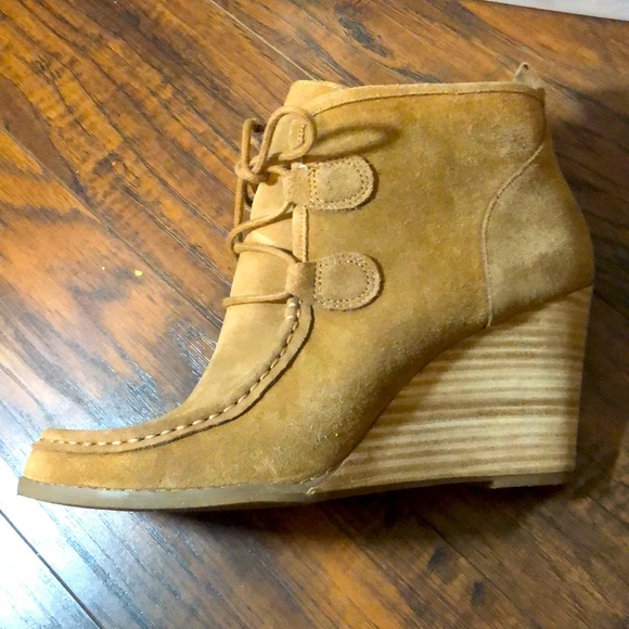 Lucky Brand Lace up Booties - Picture 2 of 4